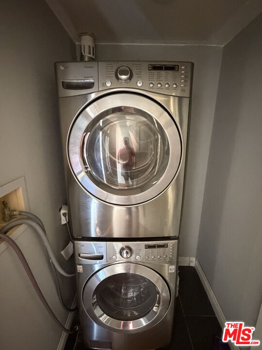 Building Photo - 6434 W 87th St