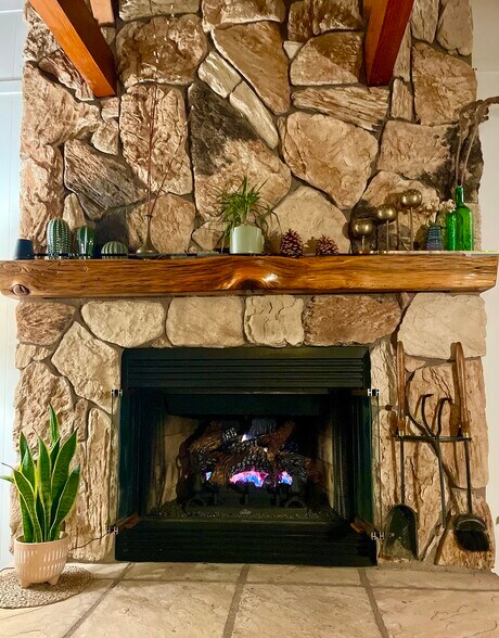 Building Photo - 1010 Fenway Dr