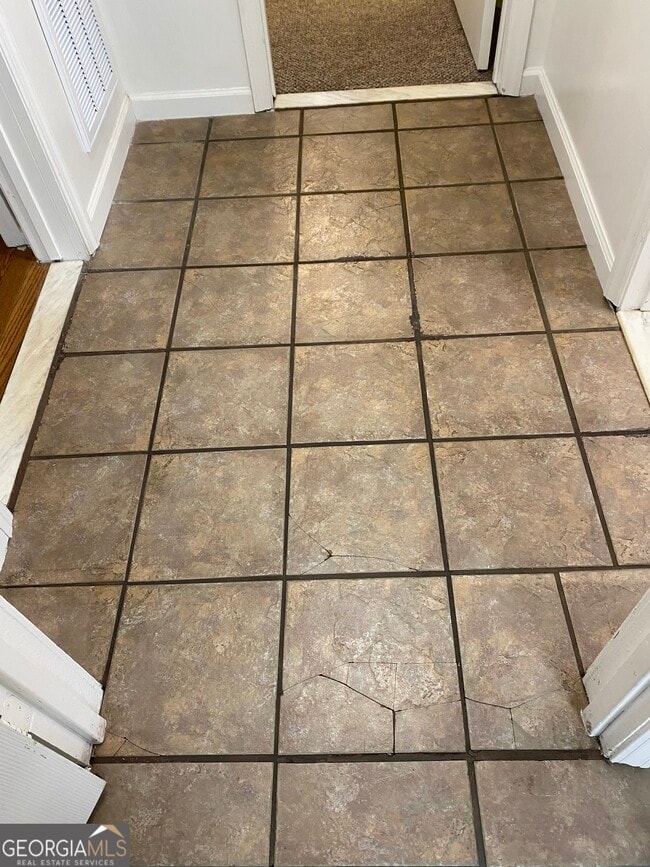 Building Photo - 164 Glenn Carrie Rd