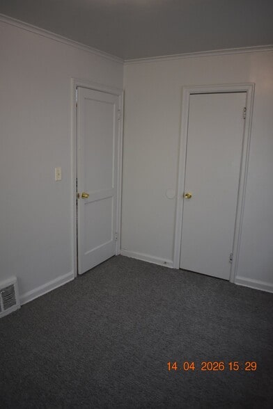 Building Photo - 5705 Fontenelle Blvd