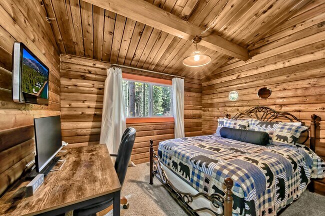 Building Photo - 1577 Atroari St