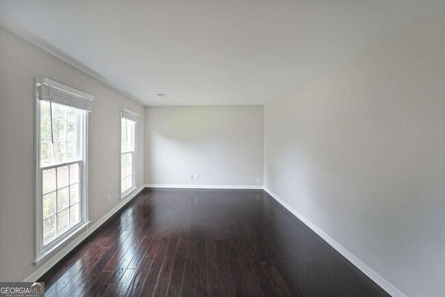 Building Photo - 2620 Valencia Dr NE