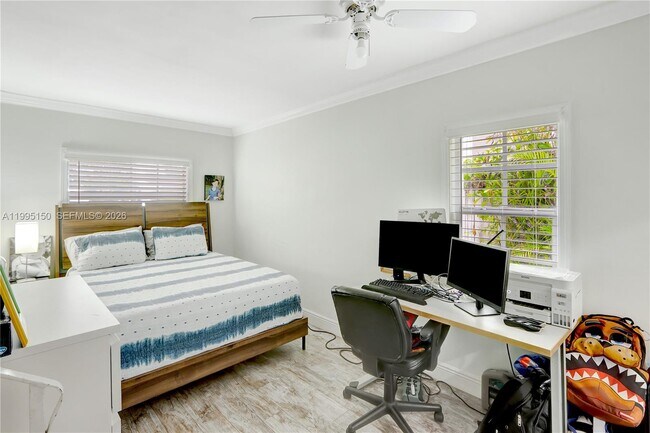 Building Photo - 5509 SW 6th St