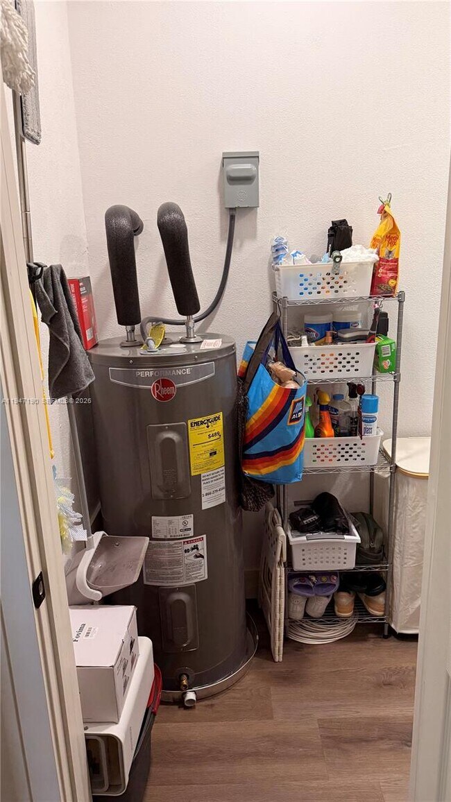 Building Photo - 1108 SW 22nd Terrace