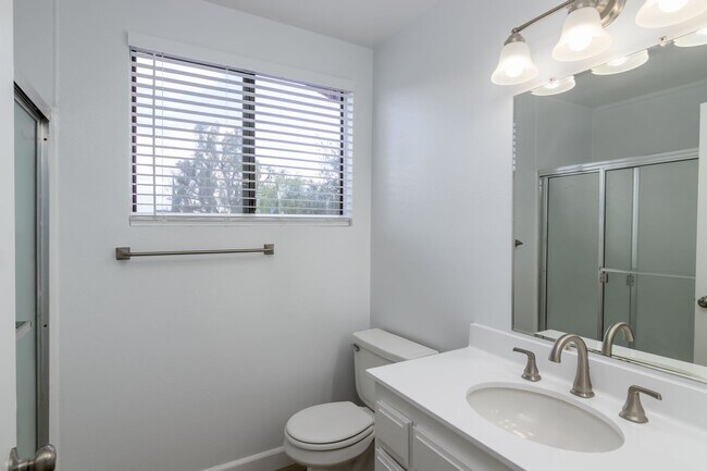 Building Photo - Move-in Ready - Available March 1