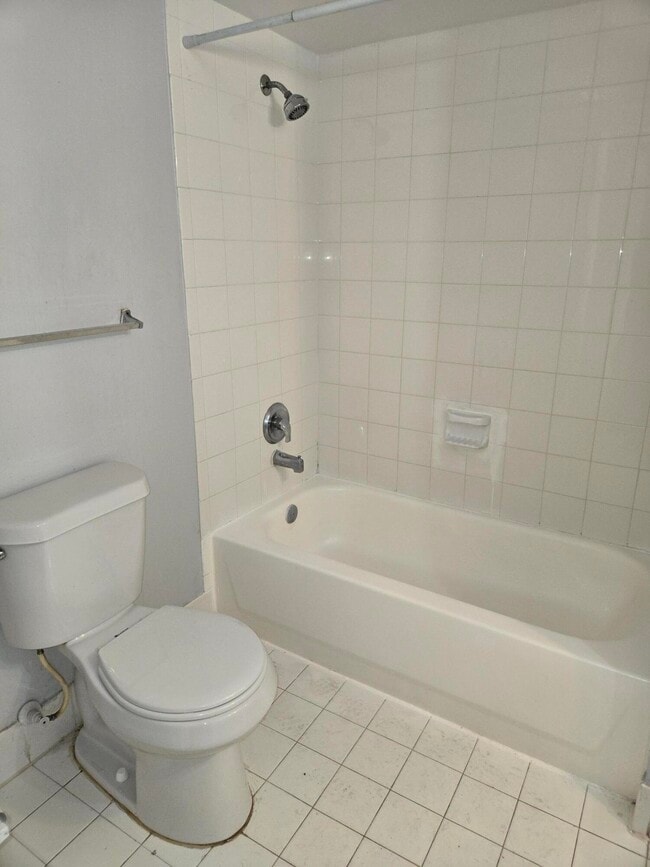 Building Photo - 7832 Sonoma Springs Cir