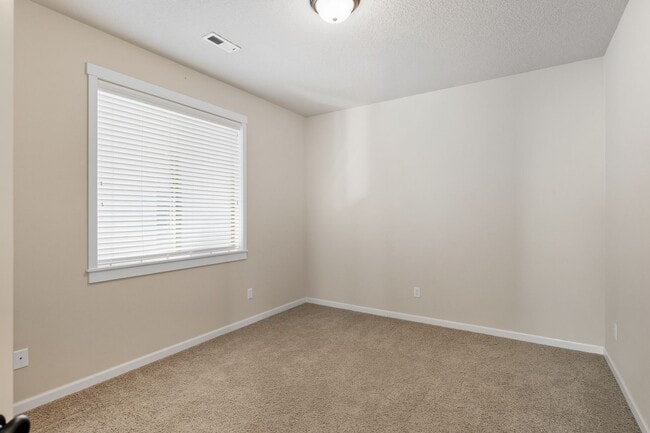 Building Photo - Delightful 4-Bedroom, 2.5-Bath Home in the...