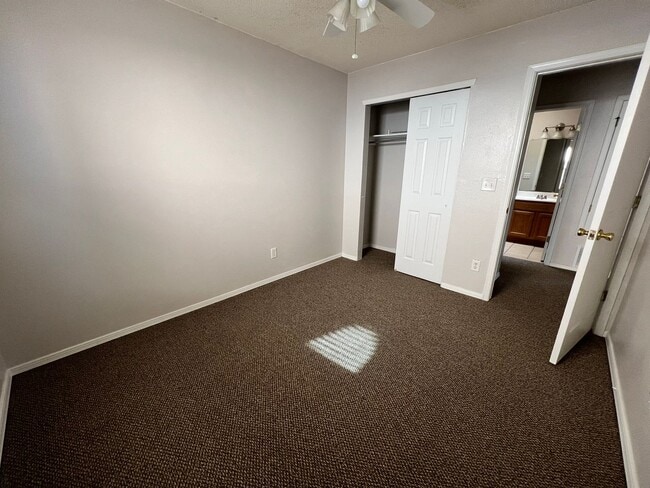 Building Photo - PRICED TO RENT QUICKLY !!