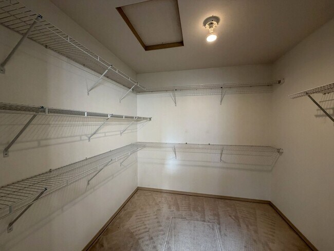 Building Photo - Charming Gleneagle Rambler – Prime Arlington Location