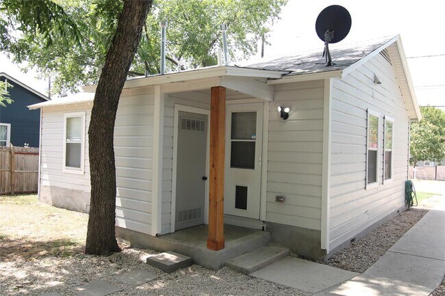 Building Photo - 4606 Wally Ave