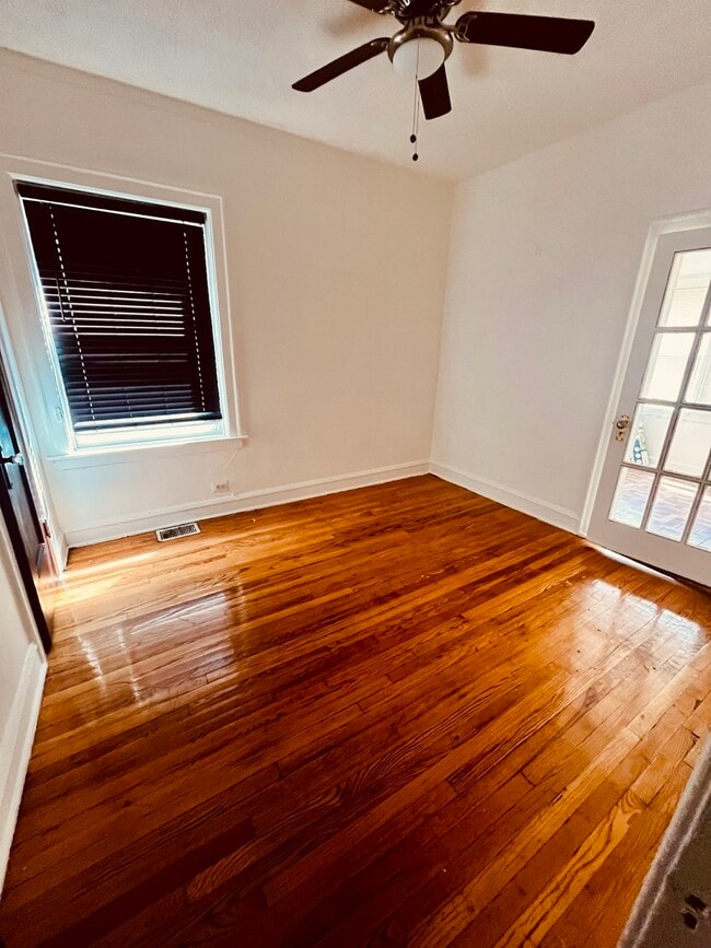 Building Photo - 8236 S Sangamon St