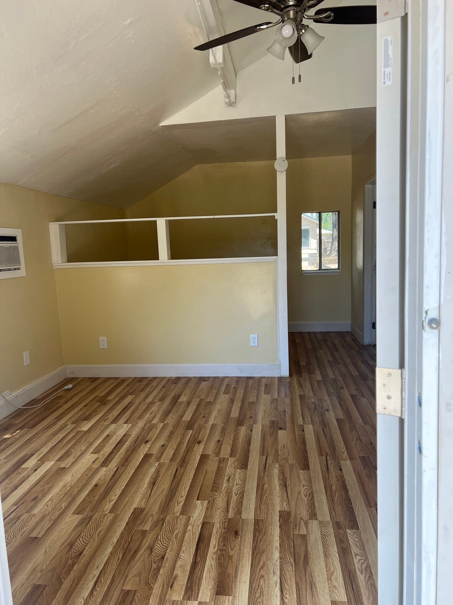 Building Photo - 1310 Los Robles Blvd