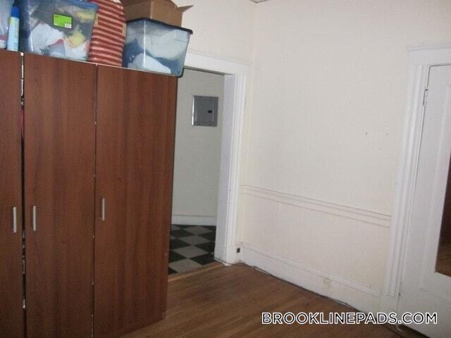 Building Photo - 72 Egmont St