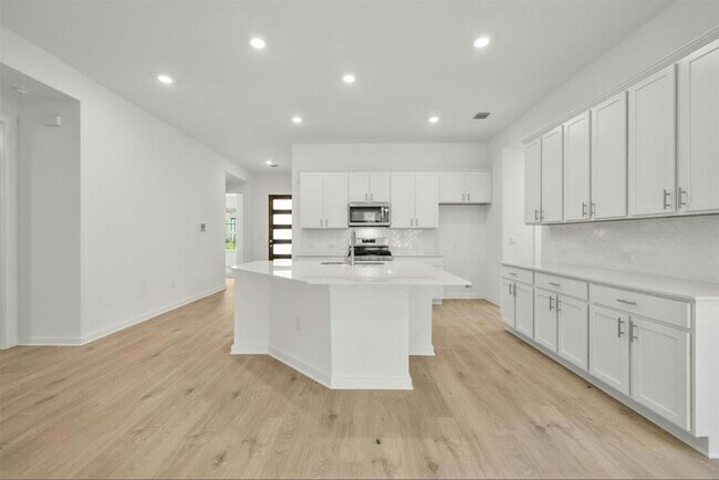 Building Photo - 2309 Magnolia Hl Dr