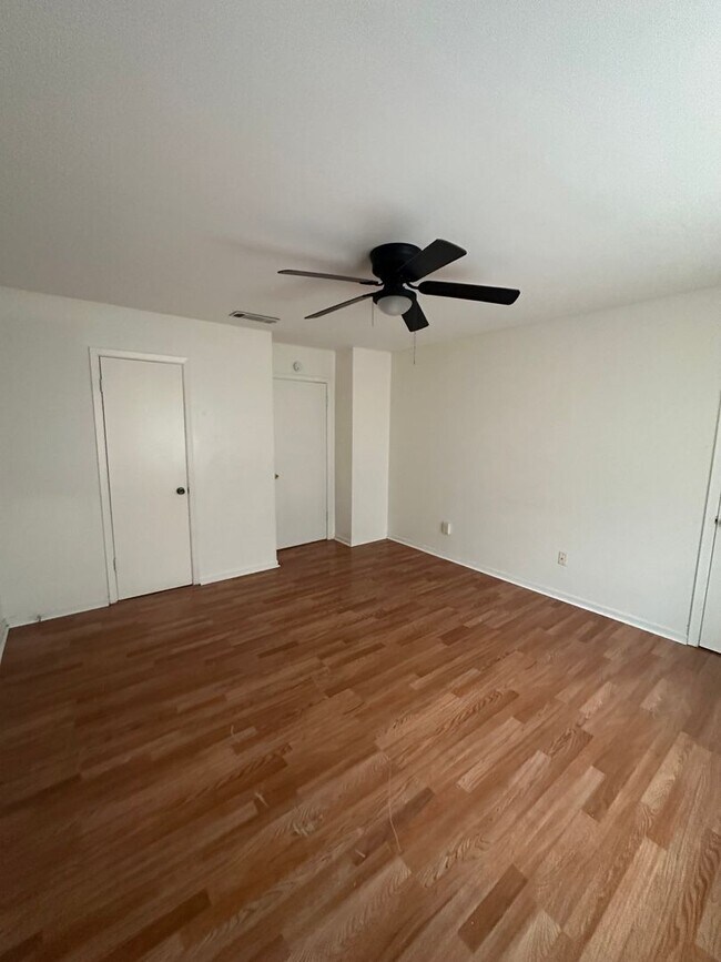 Building Photo - 3804 Charolais Dr