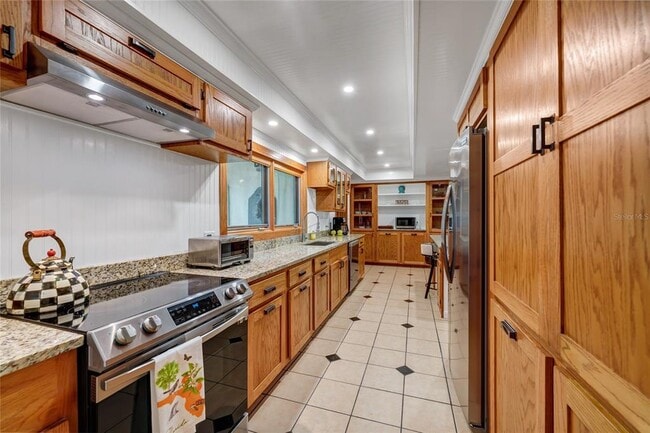 Building Photo - 6659 Lake Cane Dr