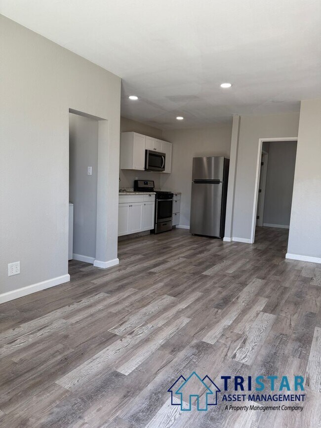 Building Photo - Upgraded 1BD/1BA Apartment in Lakeside, CA - 1/2 Off Move-In Special!