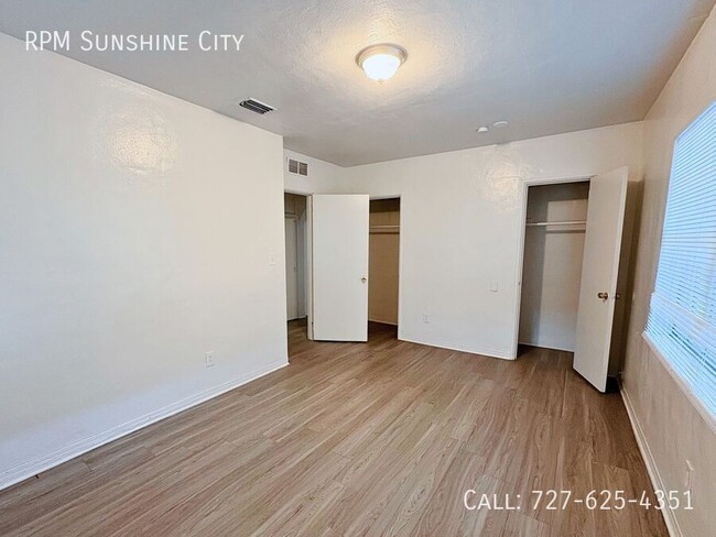 Building Photo - 3467 16th Ave S