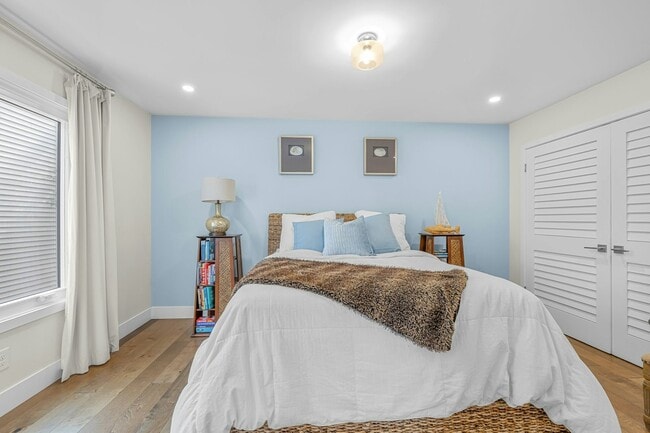 Building Photo - 3203 Page Ave