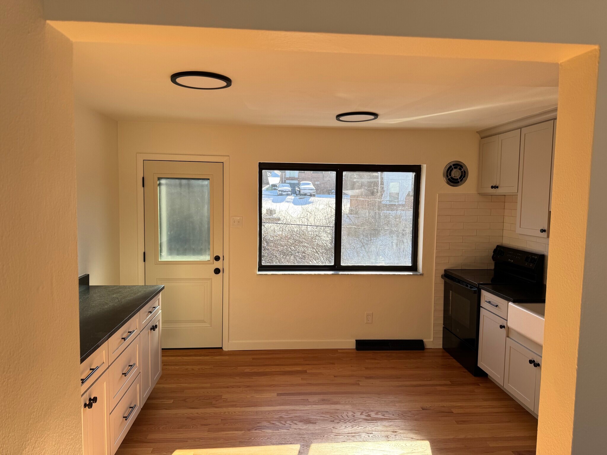 kitchen - 3948 Brittany Cir