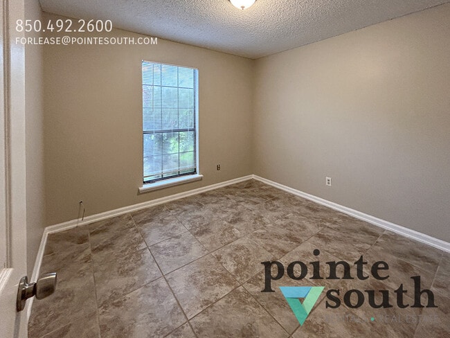 Building Photo - 6424 Schoel Ln