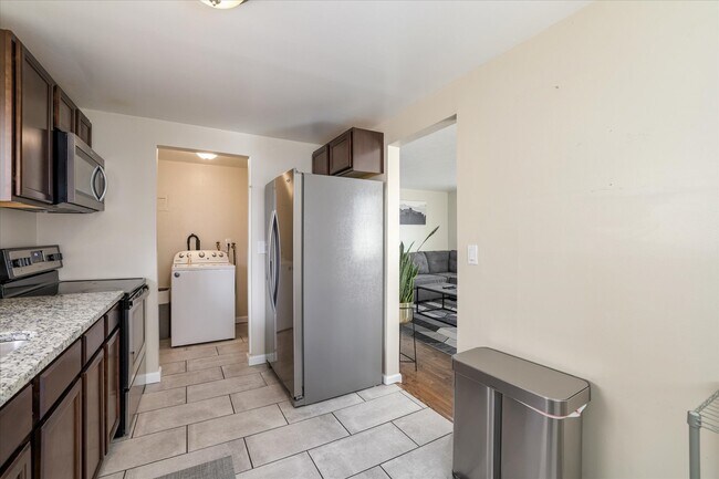 Kitchen - 2819 W 3rd Ave