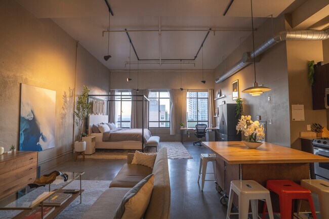 Building Photo - 849 S Broadway