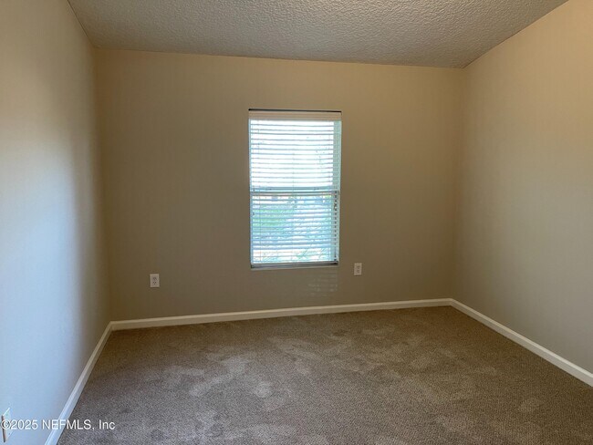 Building Photo - 9575 Amarante Cir