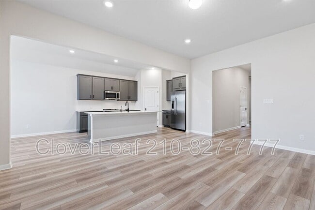 Building Photo - 200 Swinging H Ln