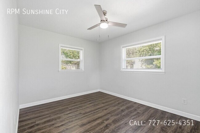 Building Photo - 1713 Valencia Dr E