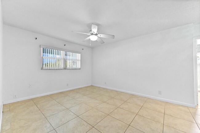 Building Photo - 243 NW 35th St