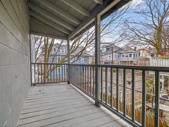 Building Photo - 469 Medford St