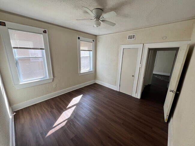 Building Photo - 1205 E 38th St