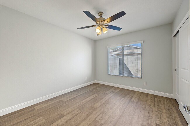 Building Photo - 13015 N 49th Pl
