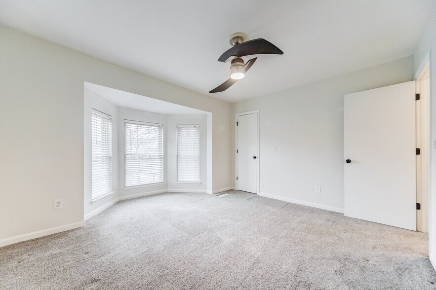 Building Photo - 250 Sanders Ferry Rd