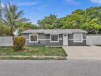 Building Photo - South 23rd Avenue, Hollywood, FL 33020 - 3 BR 2 BA single-family home