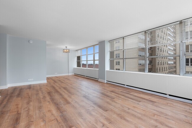 Building Photo - 655 W Irving Park Rd