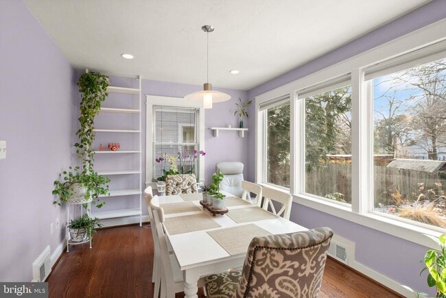 Building Photo - 1804 S Oakland St