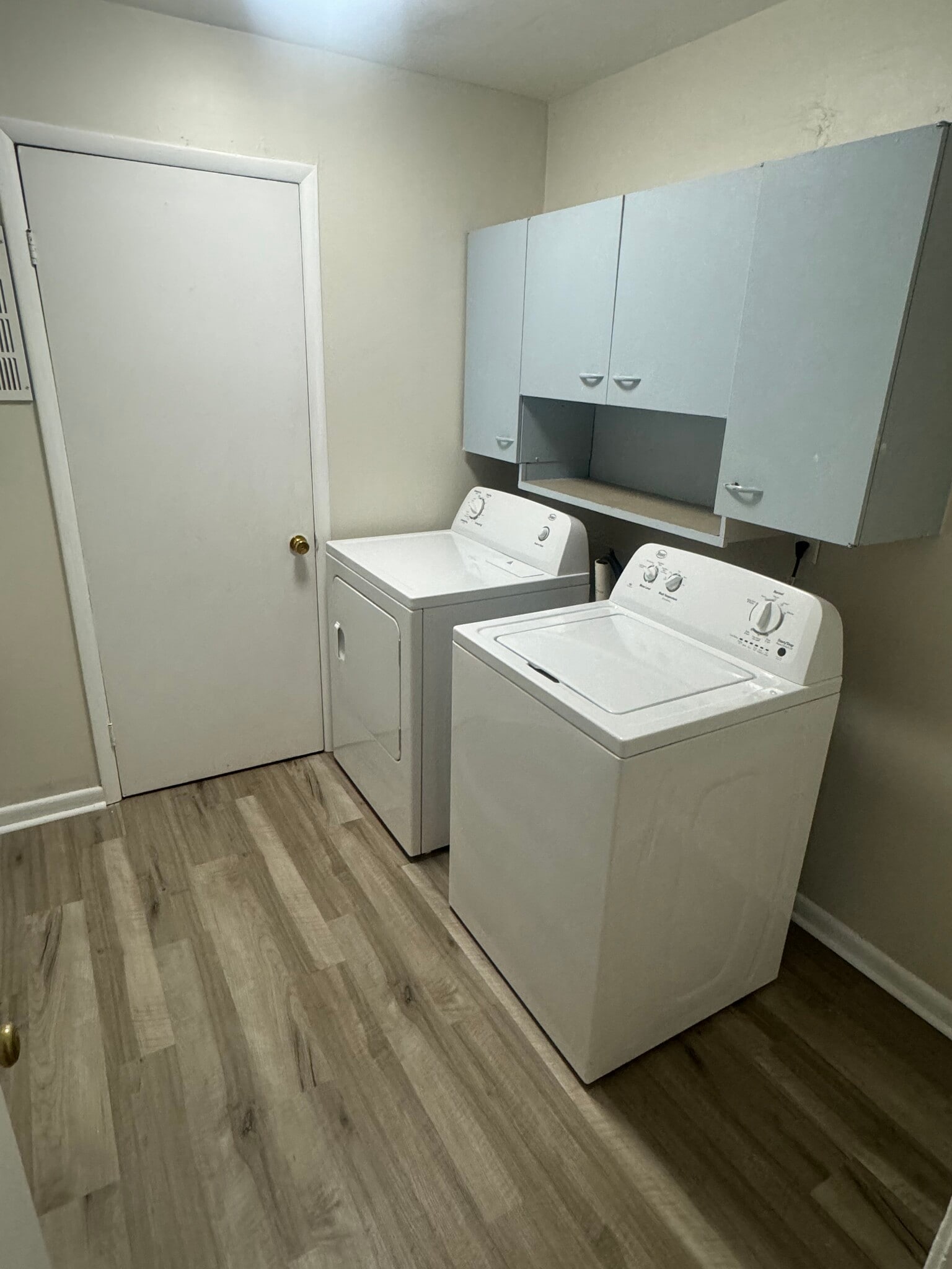 Building Photo - 96 N Halsey Rd