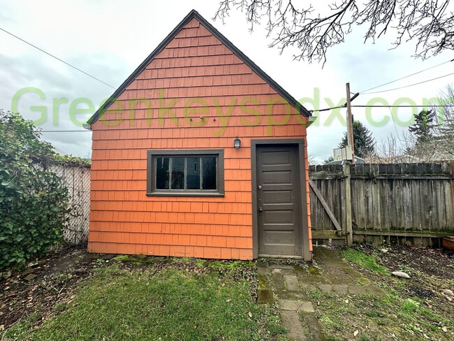 Building Photo - Sleek and modern 1-bedroom house in Arbor ...