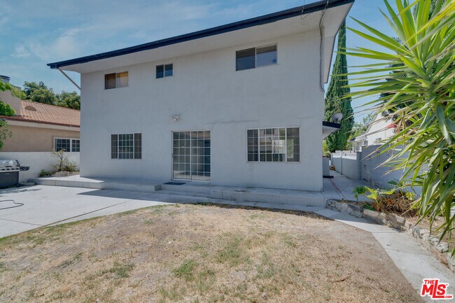Building Photo - 15013 Hartsook St