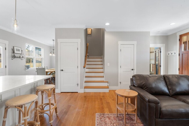 Building Photo - 213 Winchester St