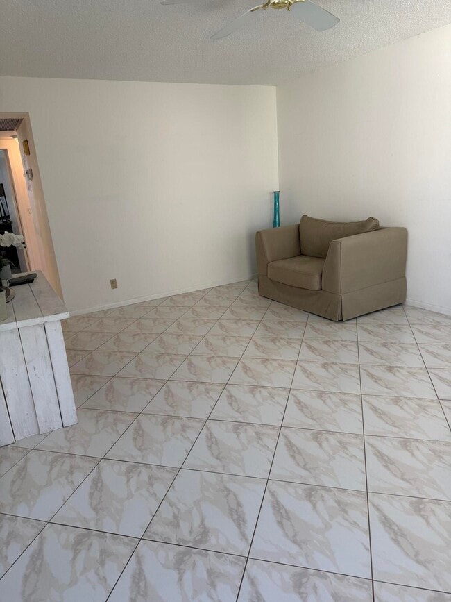 Building Photo - 332 Mansfield G