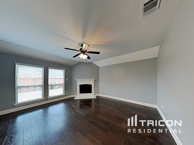 Building Photo - 2525 Sabine Cir
