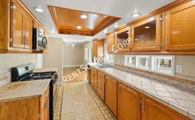 Building Photo - 25562 Avenida Frasca