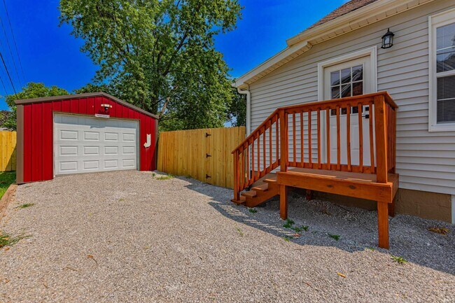 Building Photo - 2200 Vogel Rd