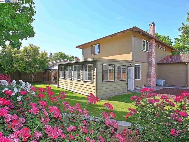 Building Photo - 4919 Mohr Ave