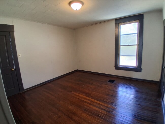 Building Photo - 35 Griffin-S