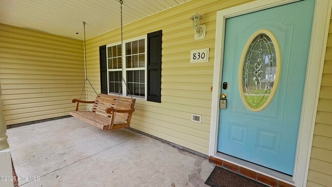 Building Photo - 830 Wood Creek Dr