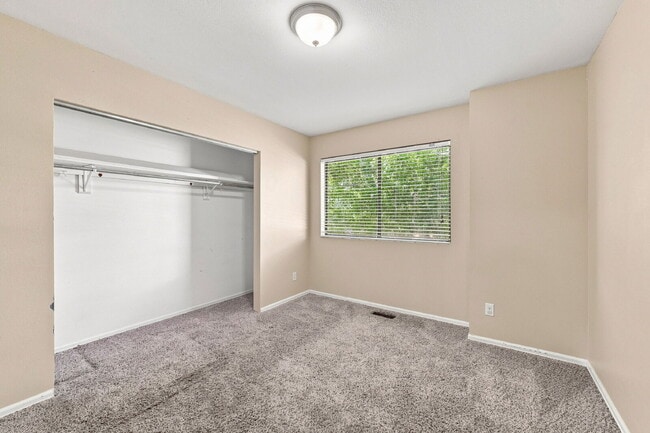 Building Photo - $2,300.95 with $300 Off the First Month's Rent - 3 Beds, 3 Bath, Single Family Home with Solar Pa...